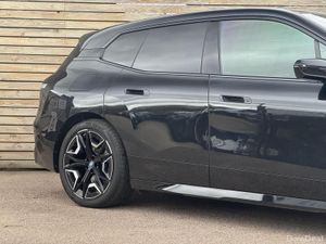 221 BMW iX 40 Xdrive 40 - Image 4