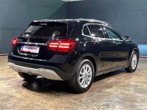Mercedes-Benz GLA 1.6 AUTOMATIC - ALLOY WHEELS - E - Image 4