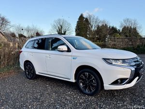 2015 Mitsubishi Outlander PHEV 2.0 MIVEC 4WD Auto - Image 2