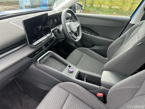 Volkswagen T-Roc LIFE 1.5TSI 116HP MHEV - Image 2