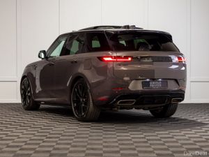 242 Range Rover Sport P550e Autobiography - Image 4