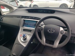 Toyota Prius 2015 - Image 2
