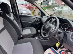 Dacia Duster Prestige high spec - Image 4
