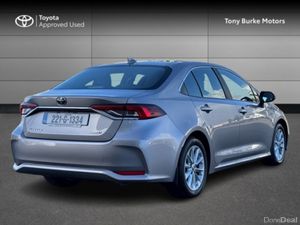 Toyota Corolla Saloon - Luna Edition - 1.8 Hybrid - Image 2