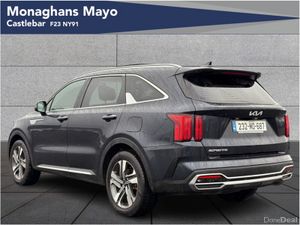 Kia Sorento 2.2 DIESEL AUTO 7 SEATS - Image 3