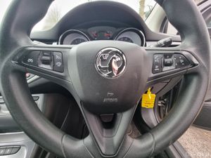 Opel Astra 2017 petrol ⛽️  1.0L €6990 - Image 4