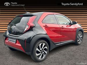 Toyota Aygo X DESIGN // REAR CAMERA WITH PARK ASSI - Image 4