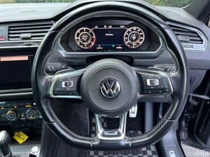 Volkswagen Tiguan R-LINE 4MOTION 2.0 TDI // BLACK - Image 4