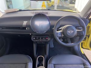 Mini Cooper Cooper E - Image 4