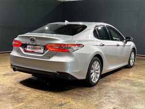 Toyota Camry HYBRID - FACTORY ALLOYS - REVERSE CAM - Image 4