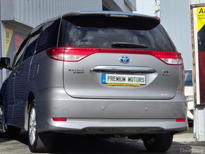 Toyota Estima Hybrid - Image 3