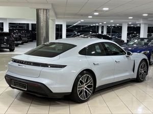 Porsche Taycan 4S PERFORMANCE PLUS BATTERY=HUGE SP - Image 3