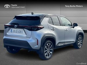 Toyota Yaris Cross LunaSport - BiTone - 1.5 Hybrid - Image 2