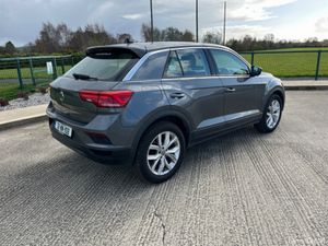 Volkswagen T-Roc 1.0 TSI MANUAL 6SPEED FWD 110HP 5 - Image 4