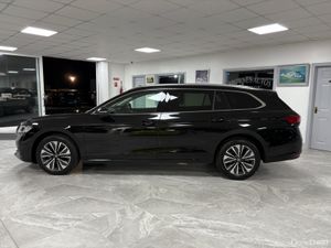 2025 Skoda Superb SE Technology Automatic - Image 4