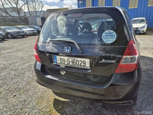 Lovely Honda Jazz 2009 - Image 4