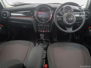 Mini Cooper 5-Door Cooper Classic - Image 4