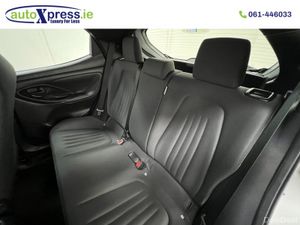 Toyota Yaris 1.5 HYBRID X Automatic, Reversing cam - Image 4