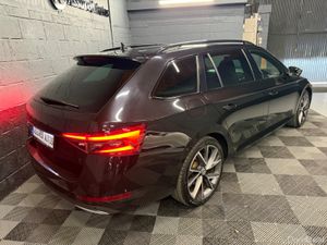 221  Skoda Superb 1.4 TSi-E Sportline + DSG Estate - Image 3