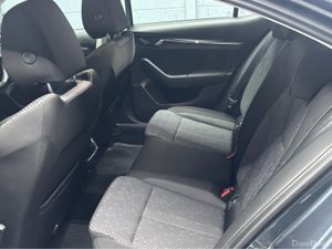 Skoda Octavia STYLE 2.0 TDI 115HP 5DR - Image 4