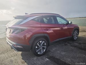 Hyundai Tucson ix35 Executive Plus Diesel 5DR - Image 3