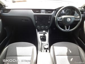 Skoda Octavia **SOLEIL SPEC**HALF LEATHER 1.6TDI - Image 2