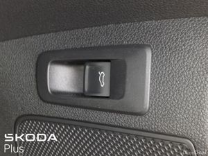 Skoda Karoq **ELECTRIC BOOT**HEATED SEATS**2.0TDI - Image 3