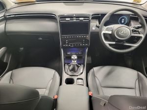 Hyundai Tucson 2WD Executive Plus w 2 Tone Roof Fr - Image 4