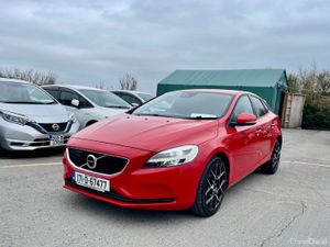VOLVO V40 2017 2.0, DIESEL - Image 3