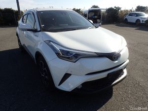 Toyota C-HR 1.8 SOL PLUS CVT PETROL HYBRID *TOP SP - Image 2