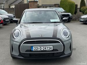 221 Mini Cooper Auto 1.5 Petrol *Low Kils* - Image 2