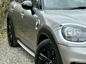 2018 Mini Countryman Cooper S ALL4 Hybrid Auto - Image 3