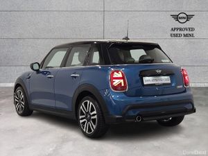 Mini Cooper 5-Door Cooper Exclusive - Image 2