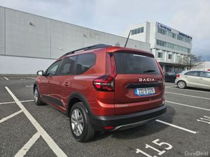 Dacia Jogger EXPRESSION MODEL, 7 SEATS, LOW MILEAG - Image 3