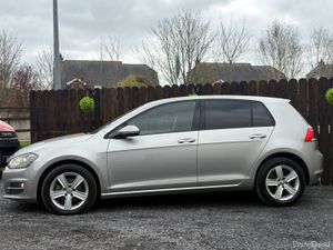 Volkswagen Golf AUTO -LOW KM - Image 4