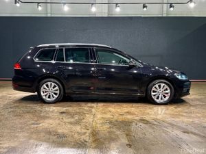 Volkswagen Golf 1.2 AUTOMATIC - ALLOY WHEELS - CRU - Image 3