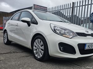 2014 Kia Rio    (2 Owners & low milage) - Image 2
