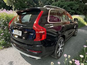 Volvo XC90 T8 (407hp) PHEV Momentum Geartronic - Image 4