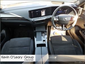 Opel Astra GS 54KWh EV 155PS - Image 2