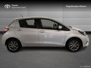 Toyota Yaris HYBRID 5DR LUNA - Image 3