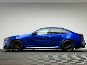 BMW M5 M5 4.4 PHEV 727HP MARINA BAY - Image 4