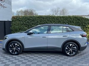 Volkswagen ID.4 PURE LIFE 52KWH // VERY LOW MILEAG - Image 3