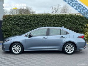 Toyota Corolla LUNA 1.8 HYBRID // APPLE CARPLAY/AN - Image 3