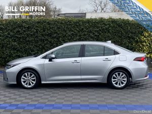 Toyota Corolla LUNA 1.8 HYBRID // APPLE CARPLAY/AN - Image 3