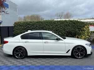 BMW 5-Series 523d M-SPORT 2.0 AUTO // HEADS-UP DIS - Image 2