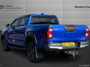 Toyota Hilux 2.8 D-4D Invincible X Auto 4WD Euro 6 - Image 4