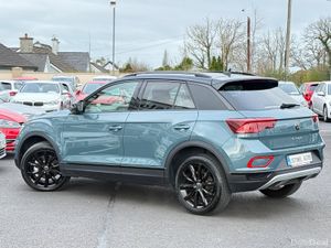 241 VW T-ROC STYLE BLACK PACK 2.0 AUTO 150BHP - Image 3