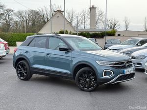 241 VW T-ROC STYLE BLACK PACK 2.0 AUTO 150BHP - Image 2