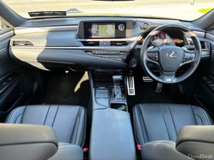 Lexus ES 300h F-SPORT SUNROOF - Image 2