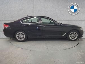 BMW 5-Series 520d SE Saloon - Image 4